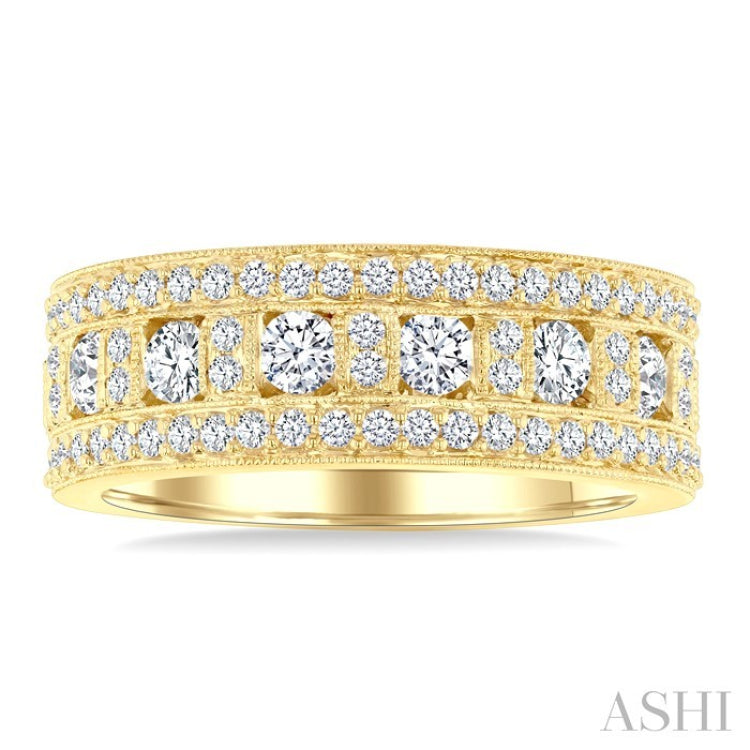1 1/10 Ctw Channel Round Cut Diamond Wedding Band in 14K Yellow Gold