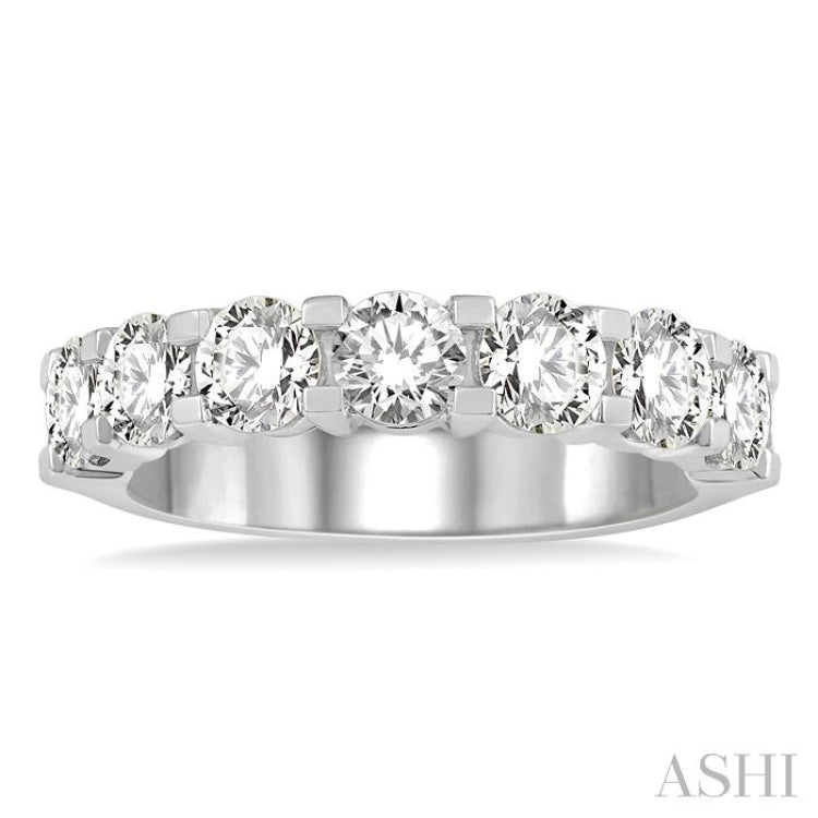 1 1/2 Ctw 7 Stone Round Cut Diamond Wedding Band in 14K White Gold