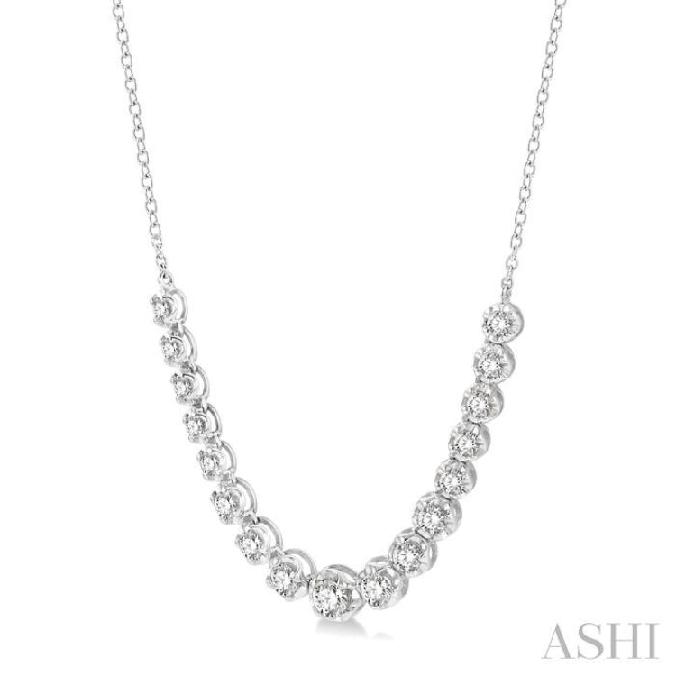 1 Ctw Round Cut Diamond Illusion Necklace in 14K White Gold